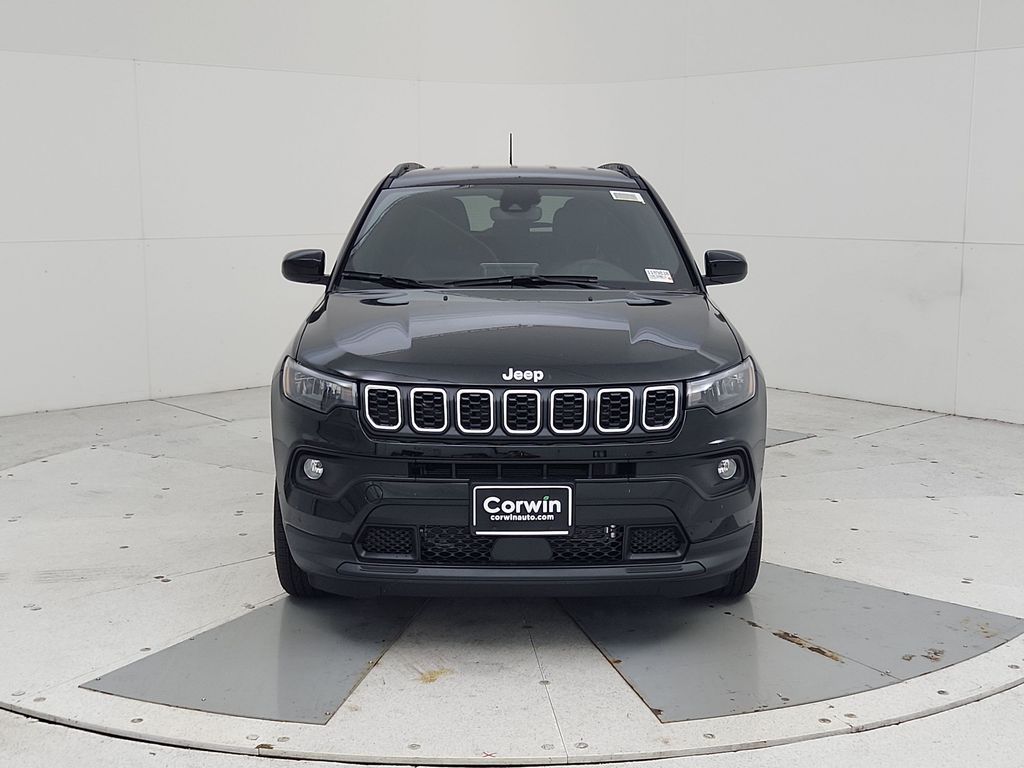 2026 Jeep Compass Latitude photo 3