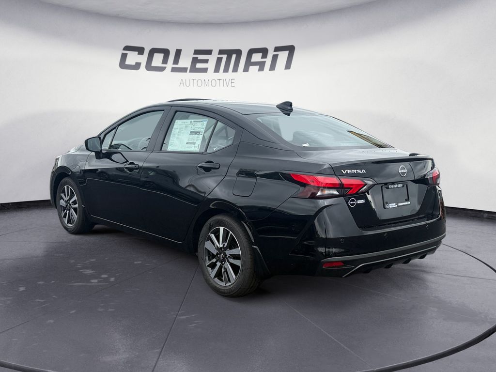 2025 Nissan Versa 1.6 SV photo 3