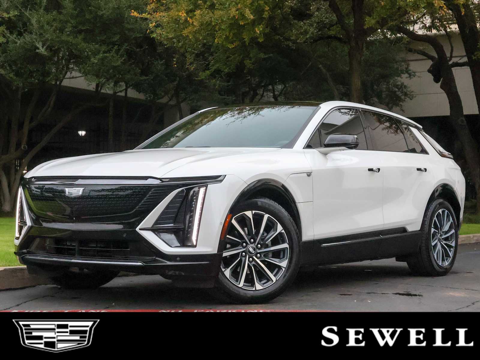 2024 Cadillac LYRIQ Sport 2's photo