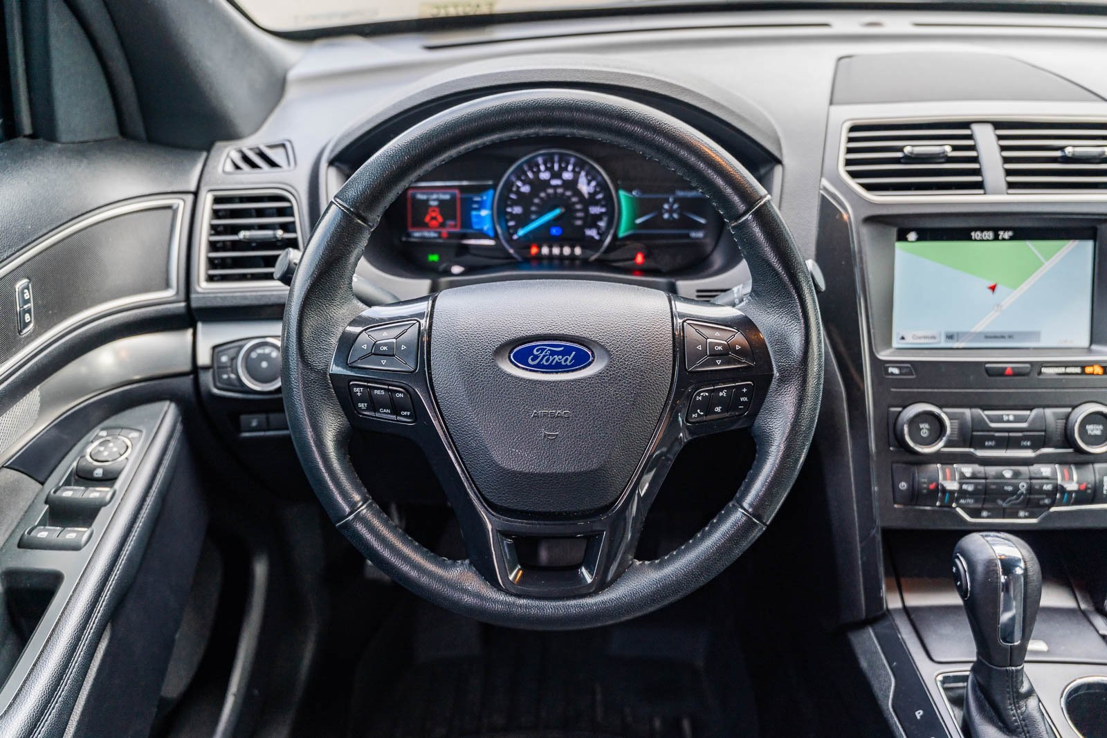 2019 Ford Explorer XLT photo 22