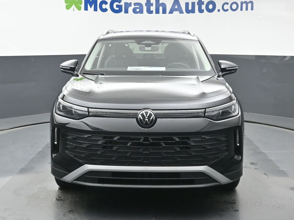 2025 Volkswagen Tiguan SE photo 2