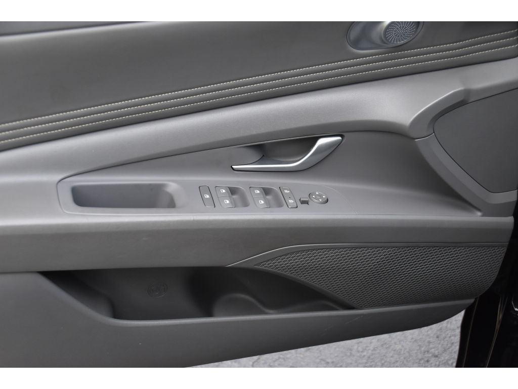 2022 Hyundai Elantra SEL Convenience photo 19