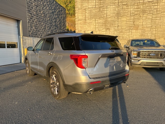 2021 Ford Explorer XLT photo 4