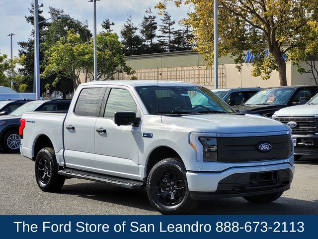 2025 Ford F-150 Lightning XLT photo 9