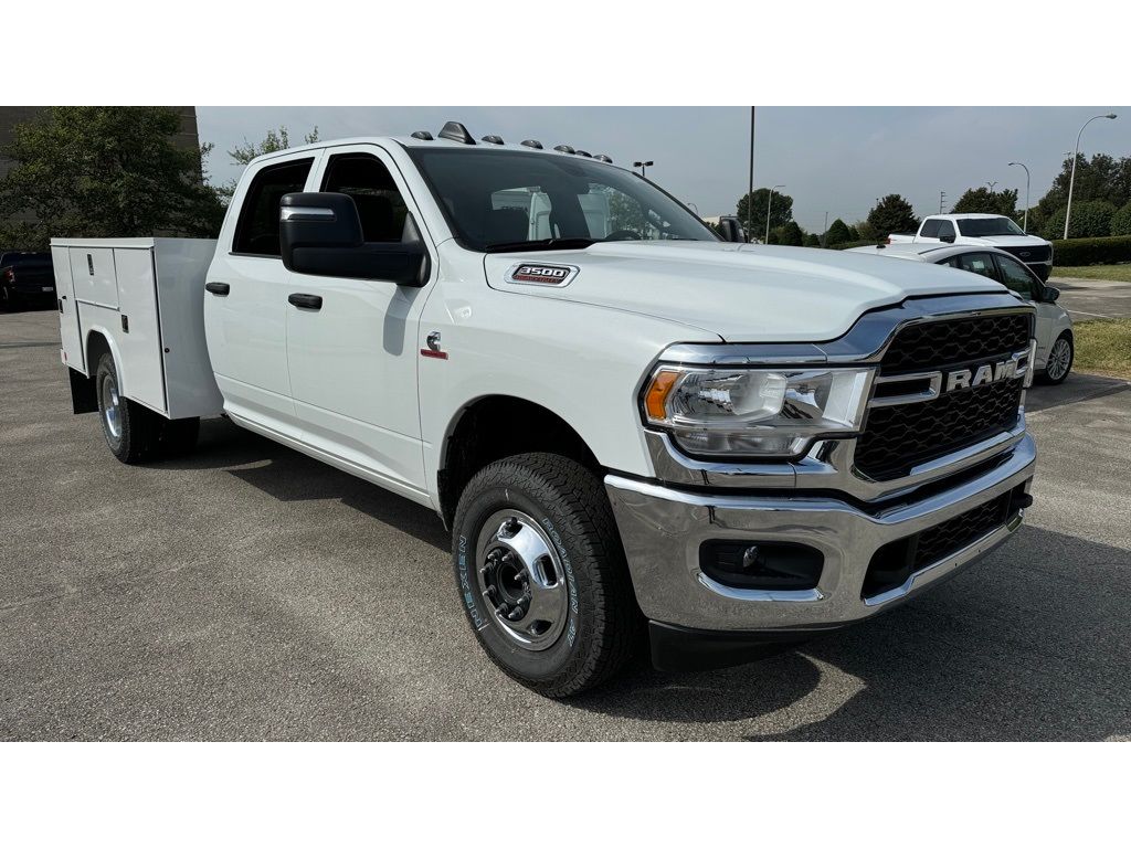 2024 Ram 3500 Tradesman photo 2