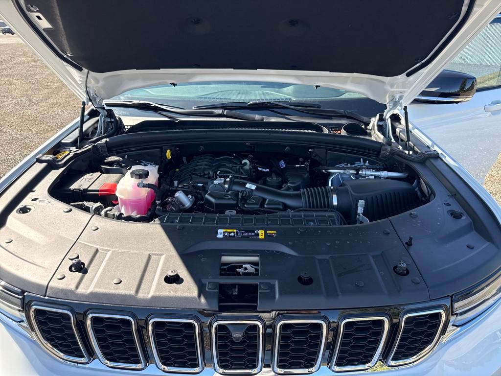 2025 Jeep Grand Cherokee Limited photo 21