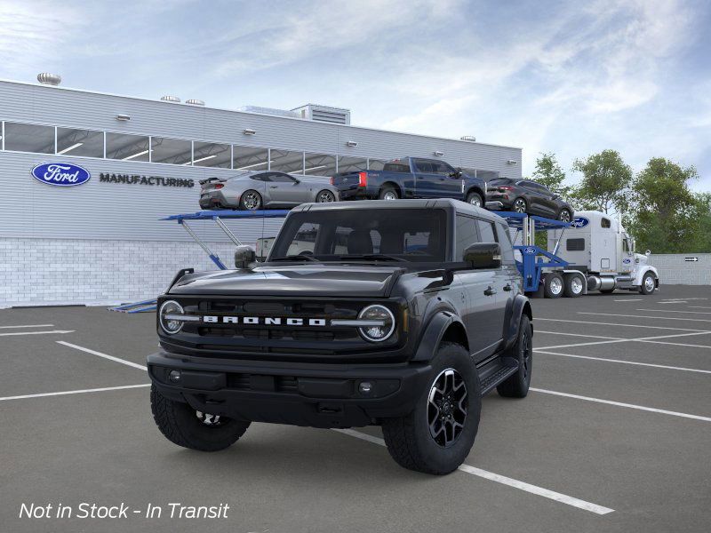 2025 Ford Bronco Outer Banks photo 2