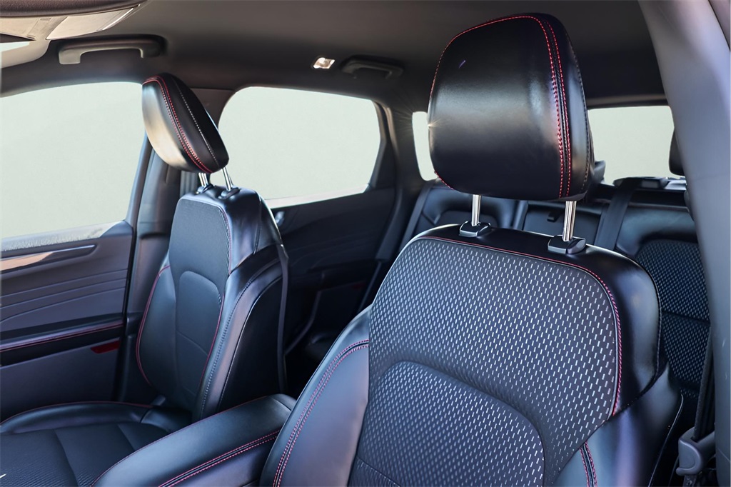 2024 Ford Escape ST-Line Select photo 8