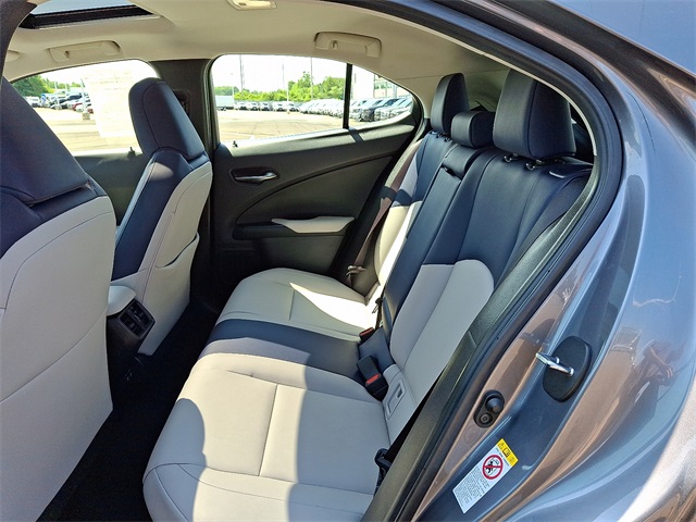 2019 Lexus UX 250h photo 7