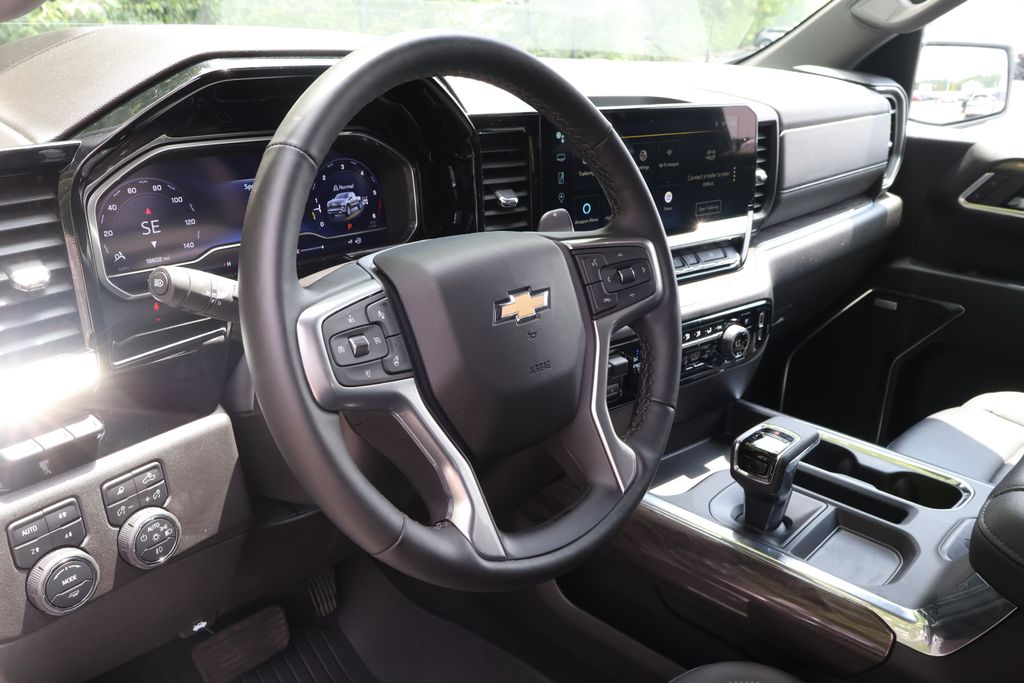 2024 Chevrolet Silverado 1500 LTZ photo 26
