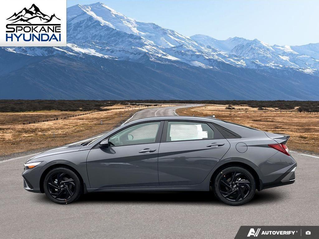 2026 Hyundai Elantra SEL Sport photo 2