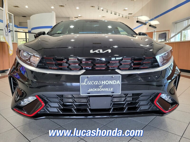 2023 Kia Forte GT-Line photo 2