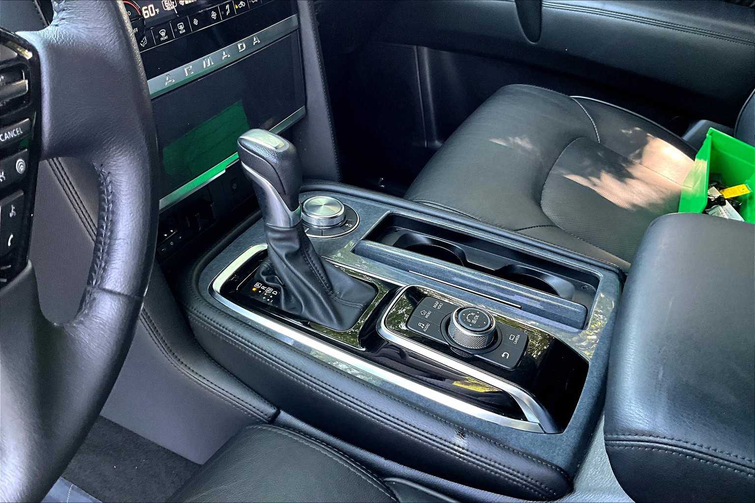 2023 Nissan Armada SL photo 6