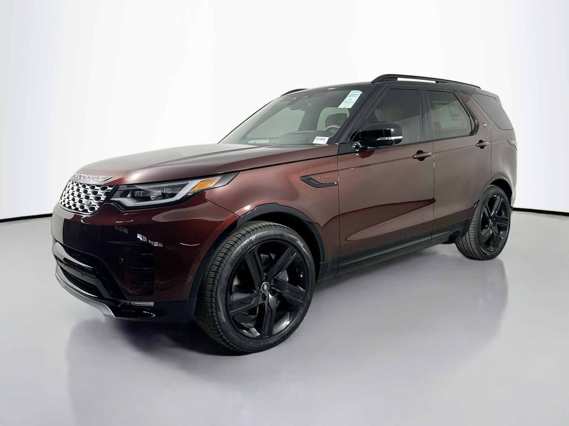 2026 Land Rover Discovery Gemini Edition's photo