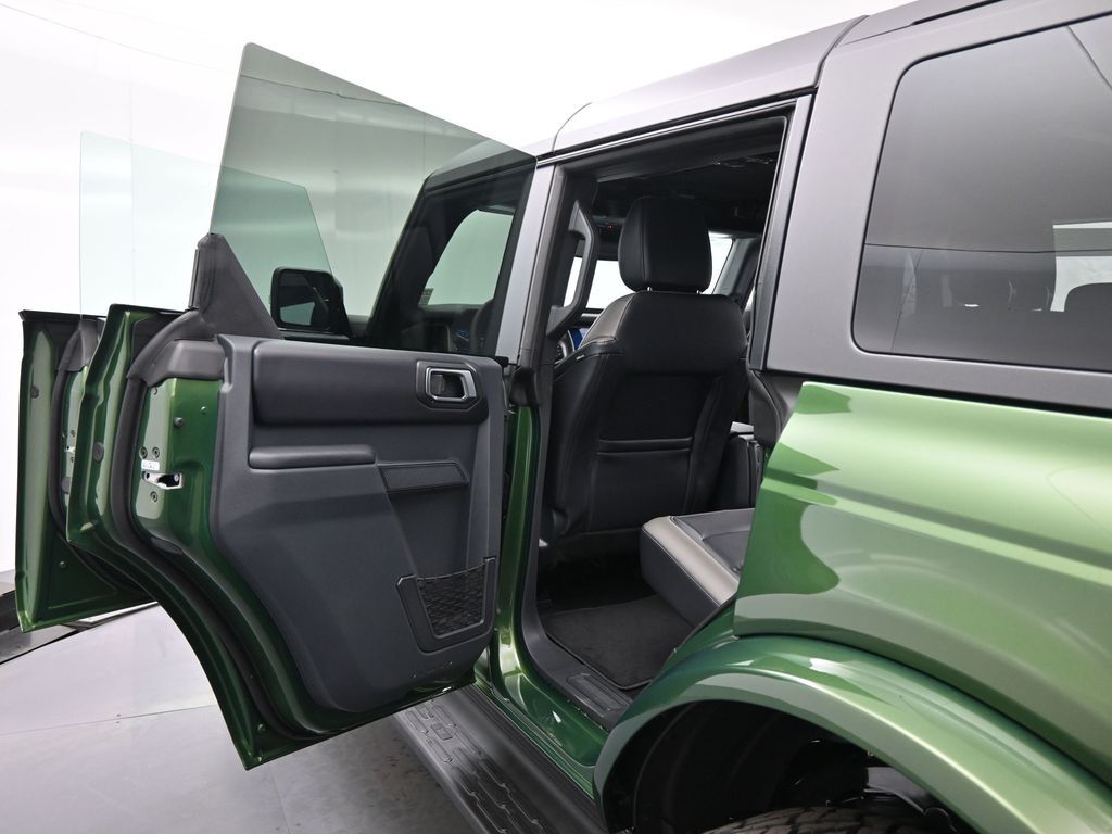 2025 Ford Bronco Outer Banks photo 18