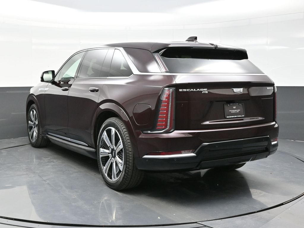 2026 Cadillac Escalade IQ Luxury photo 4