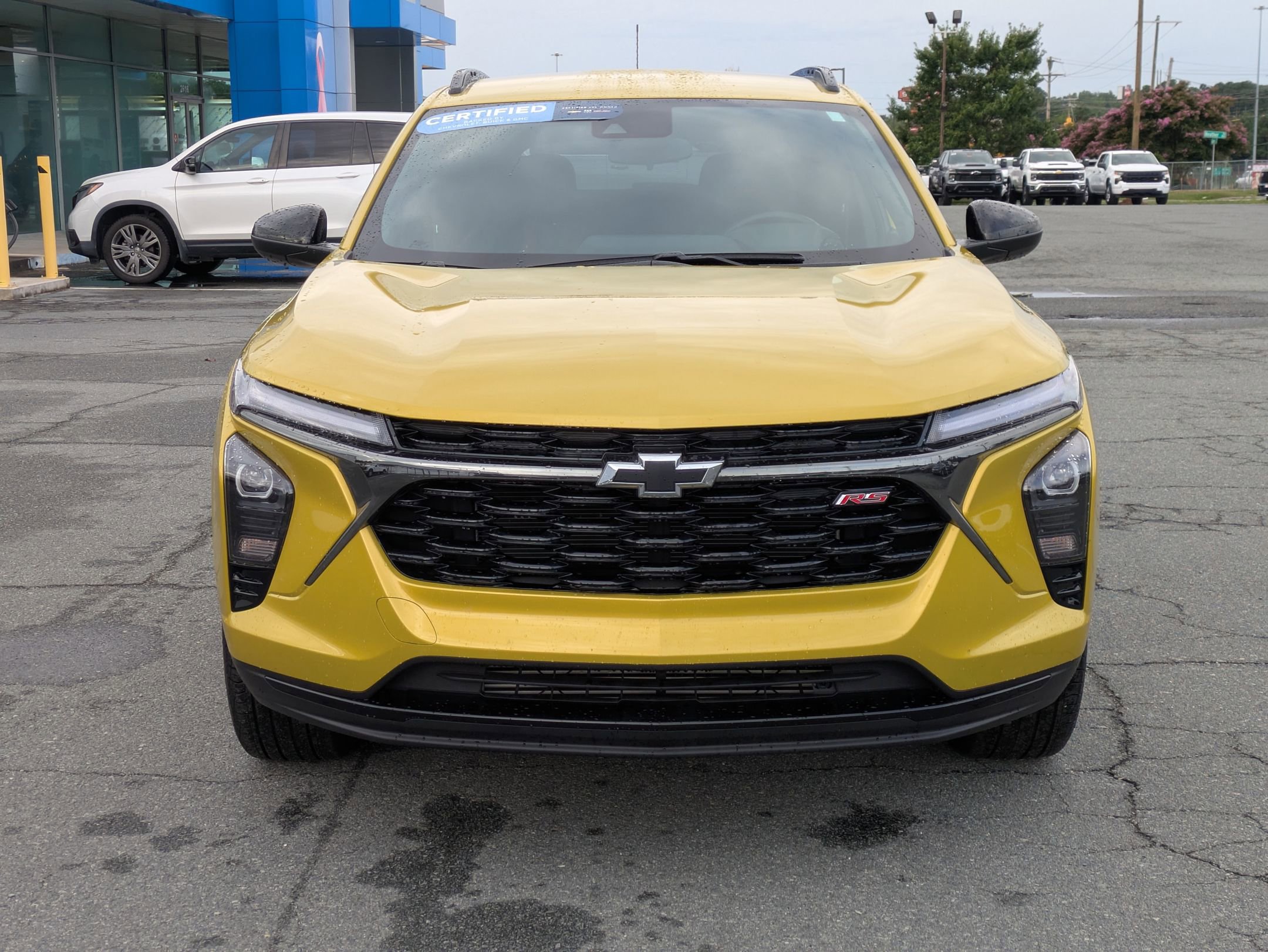 2025 Chevrolet Trax photo 2