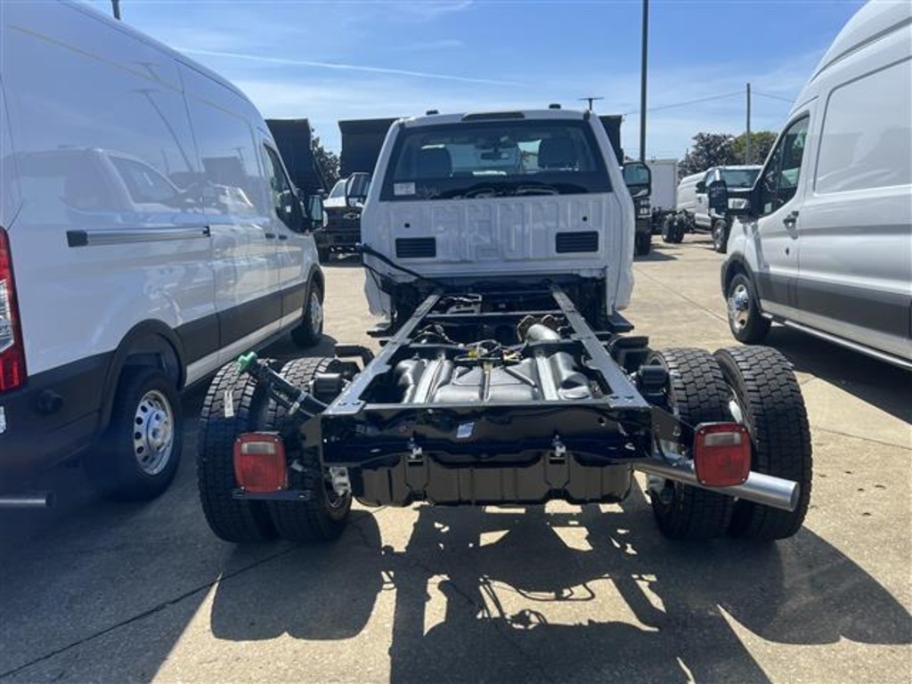 2025 Ford F-550 XL photo 3