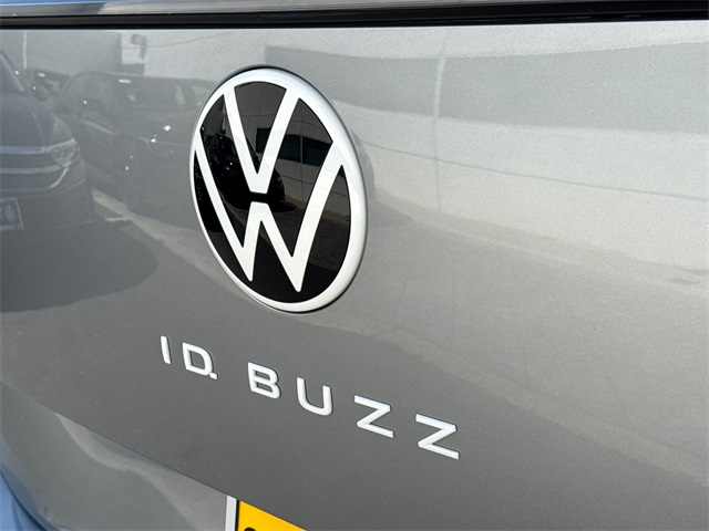 2025 Volkswagen ID. Buzz Pro S photo 11