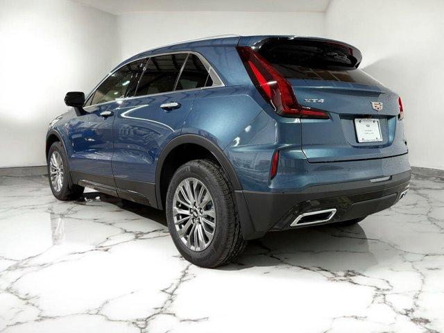 2025 Cadillac XT4 Premium Luxury photo 2