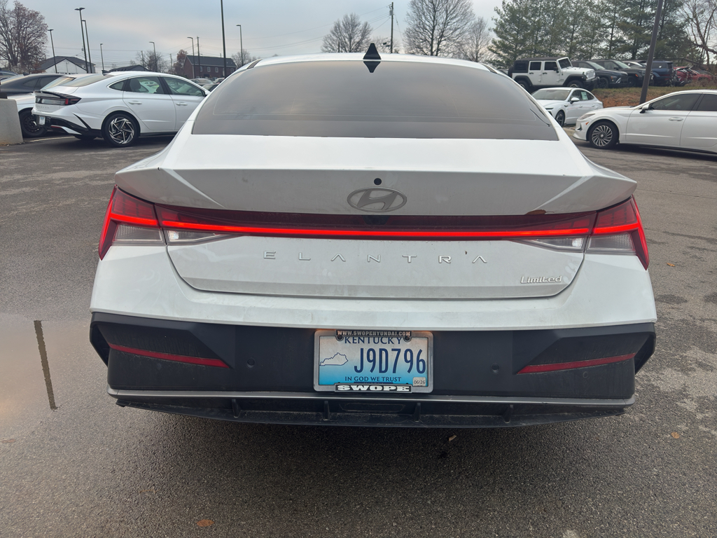 2024 Hyundai Elantra Limited photo 4