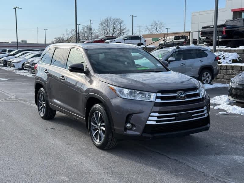2017 Toyota Highlander XLE's photo