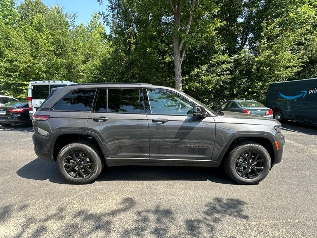2025 Jeep Grand Cherokee Altitude X photo 3