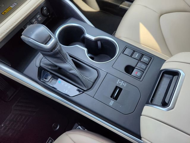 2023 Toyota Highlander L photo 20