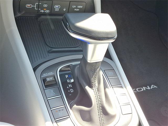 2026 Hyundai Kona SEL photo 14