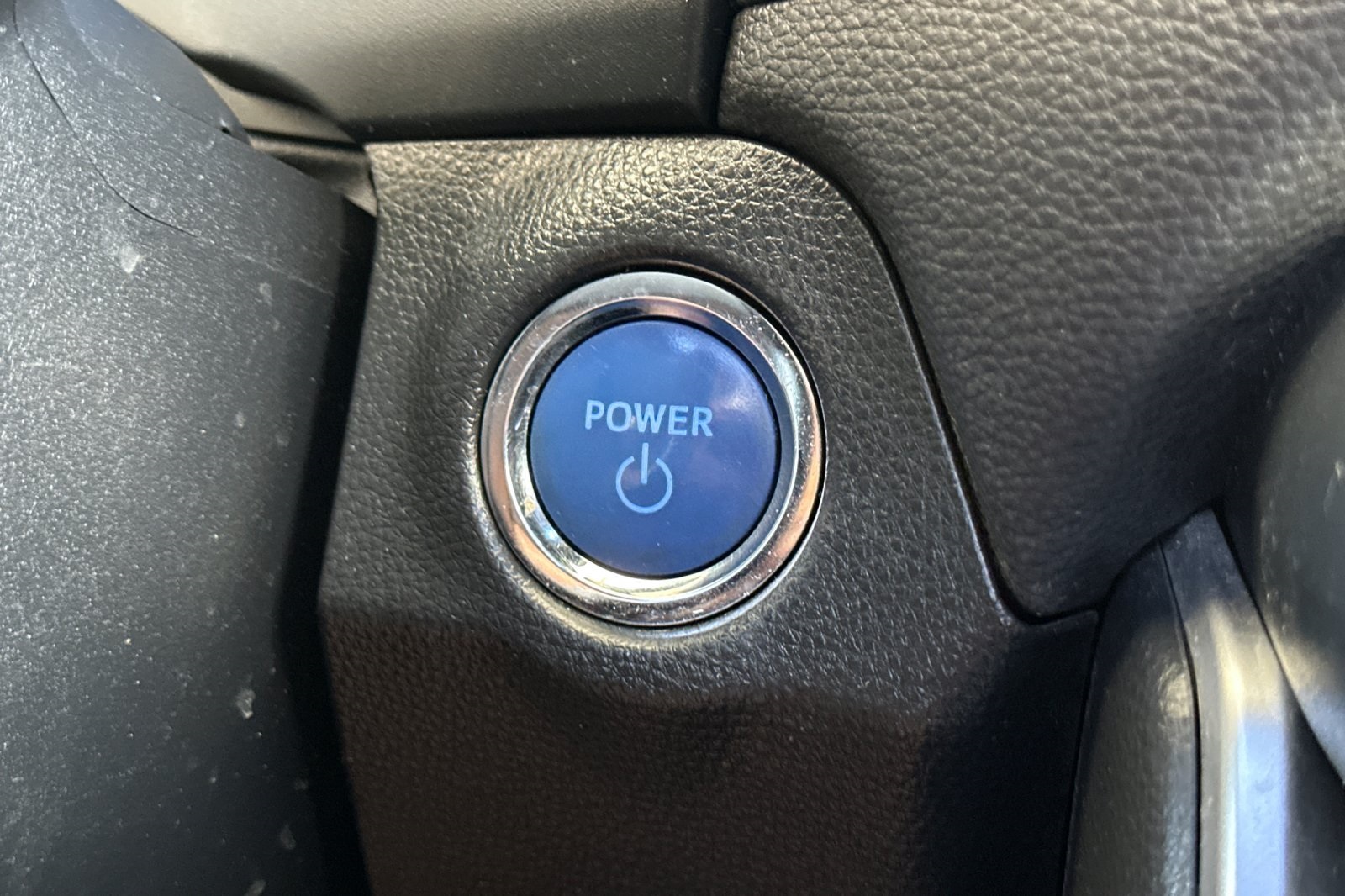 2019 Toyota RAV4 Hybrid XSE photo 22