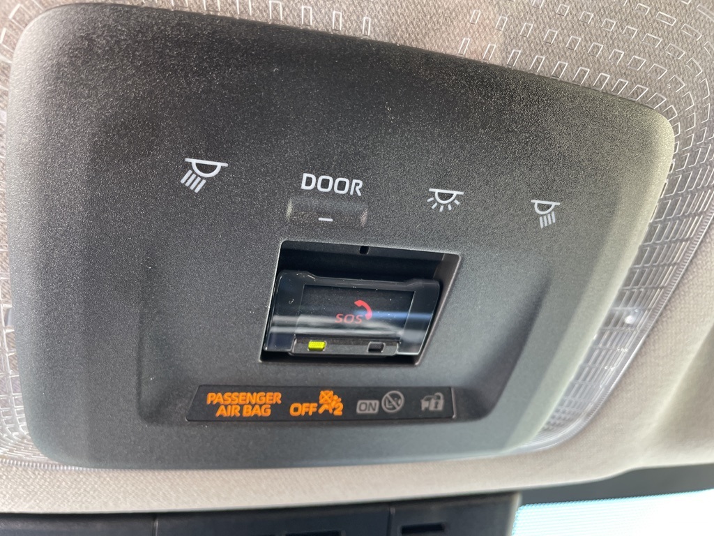 2025 Toyota Prius LE photo 12