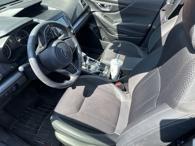 2023 Subaru Forester Premium photo 5