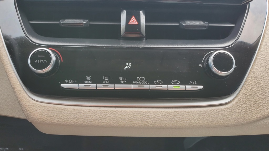 2022 Toyota Corolla LE photo 24
