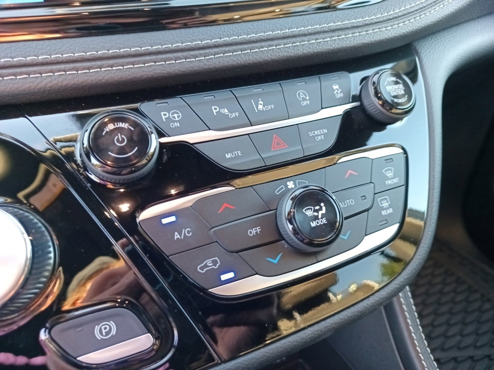 2025 Chrysler Pacifica Limited photo 16
