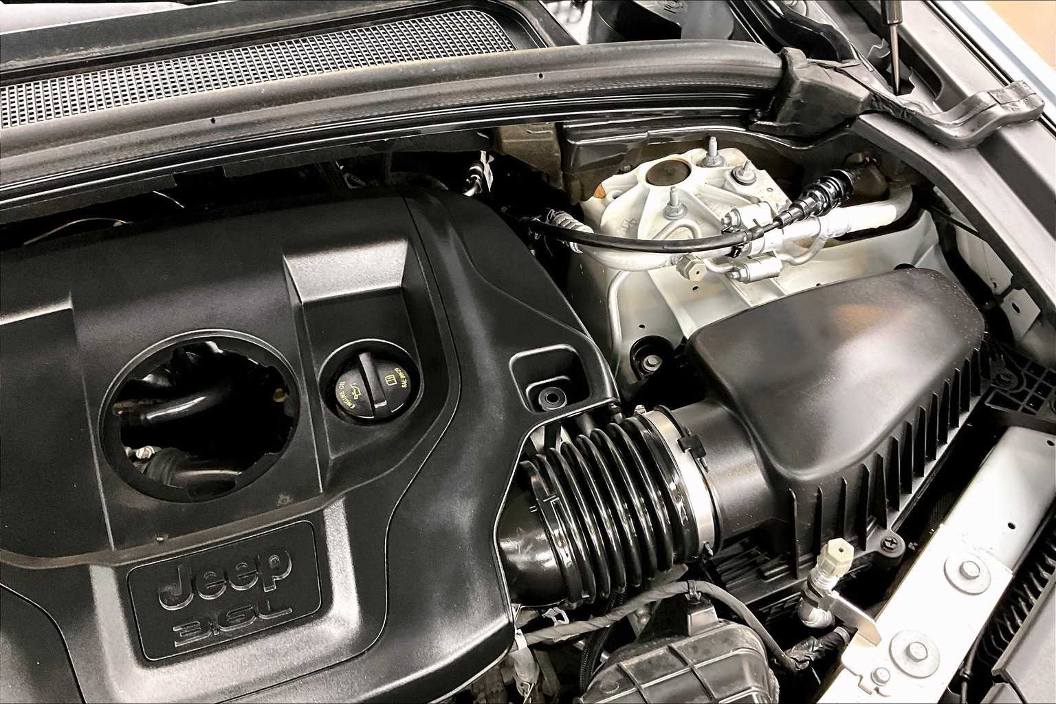 2022 Jeep Grand Cherokee Overland photo 29