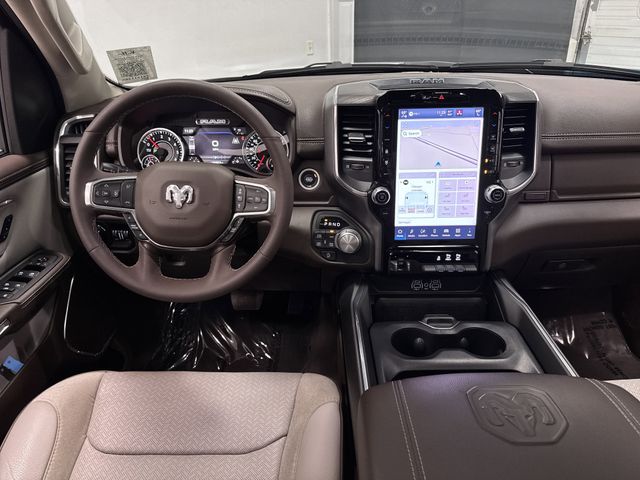 2025 Ram 1500 Laramie photo 4