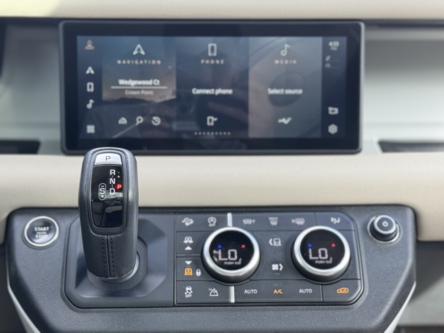 2023 Land Rover Defender 110 X-Dynamic SE photo 24