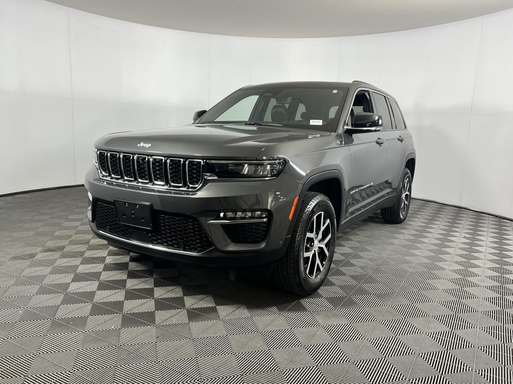 2024 Jeep Grand Cherokee Limited photo 2