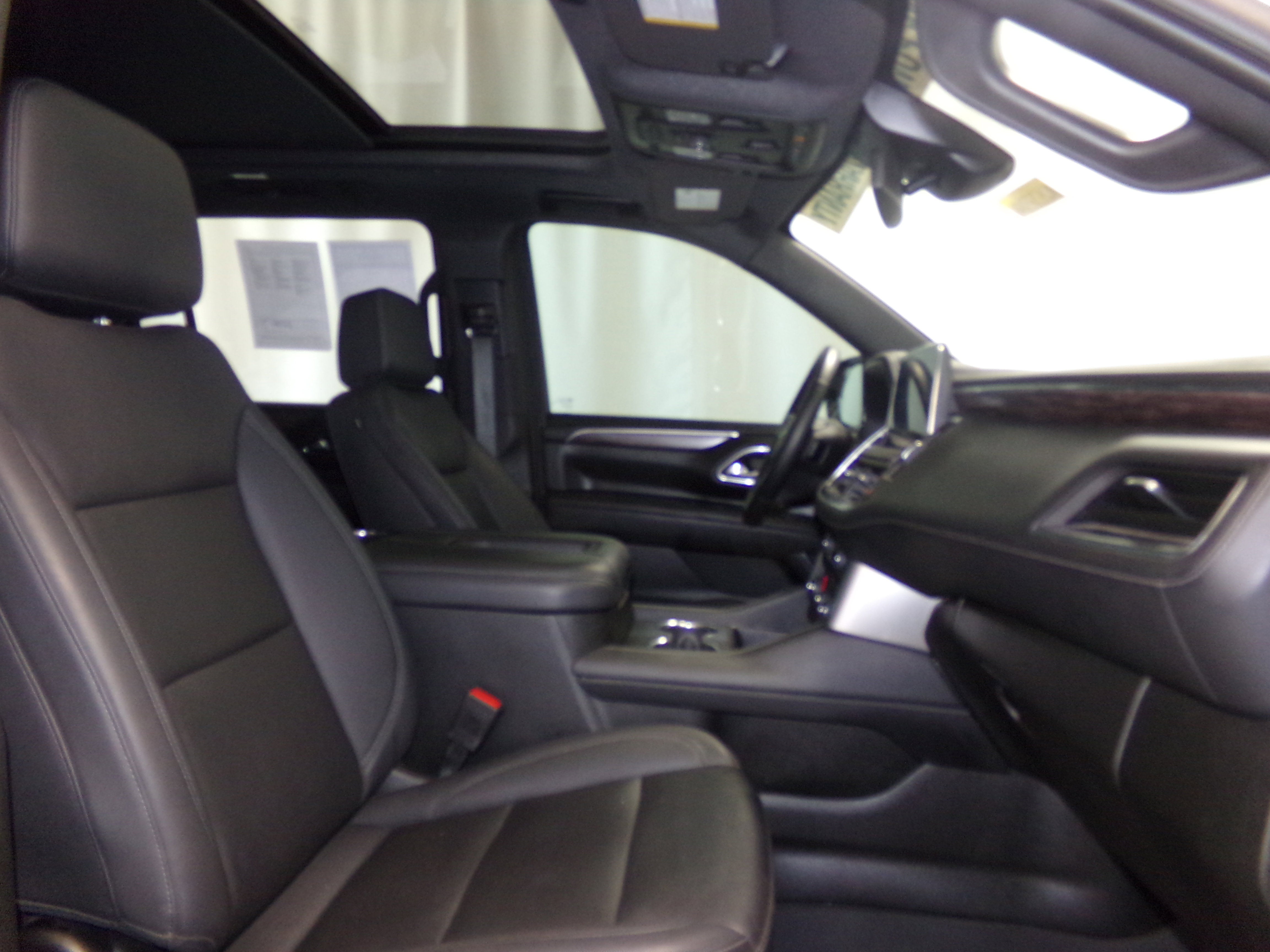 2023 Chevrolet Suburban Z71 photo 4