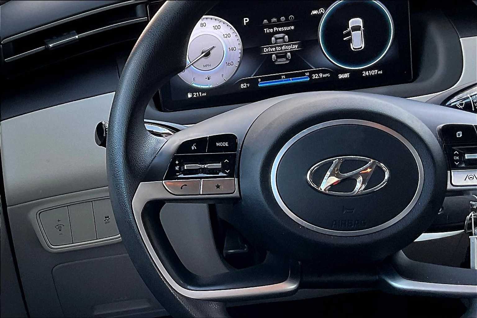 2024 Hyundai Tucson SE photo 16