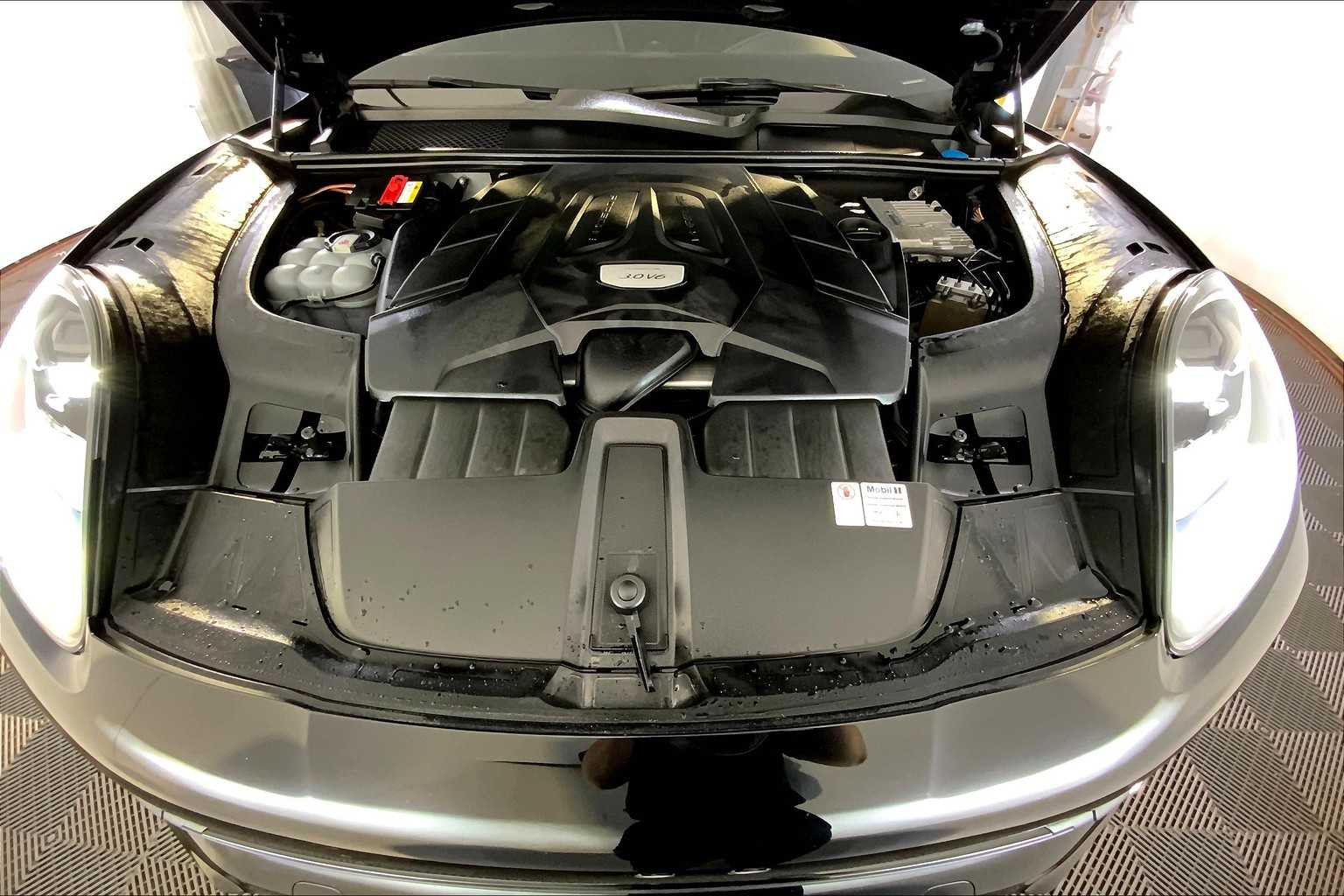 2020 Porsche Cayenne photo 29