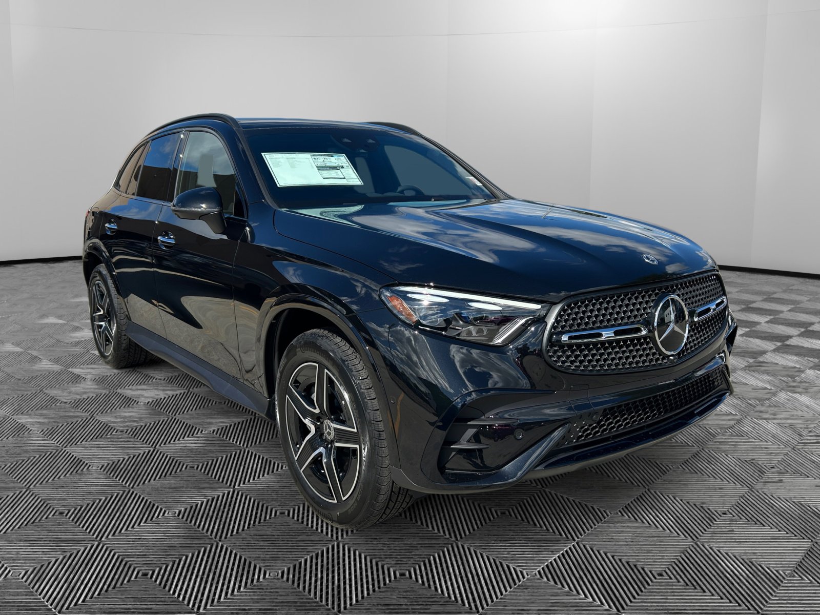2026 Mercedes-Benz GLC Base's photo