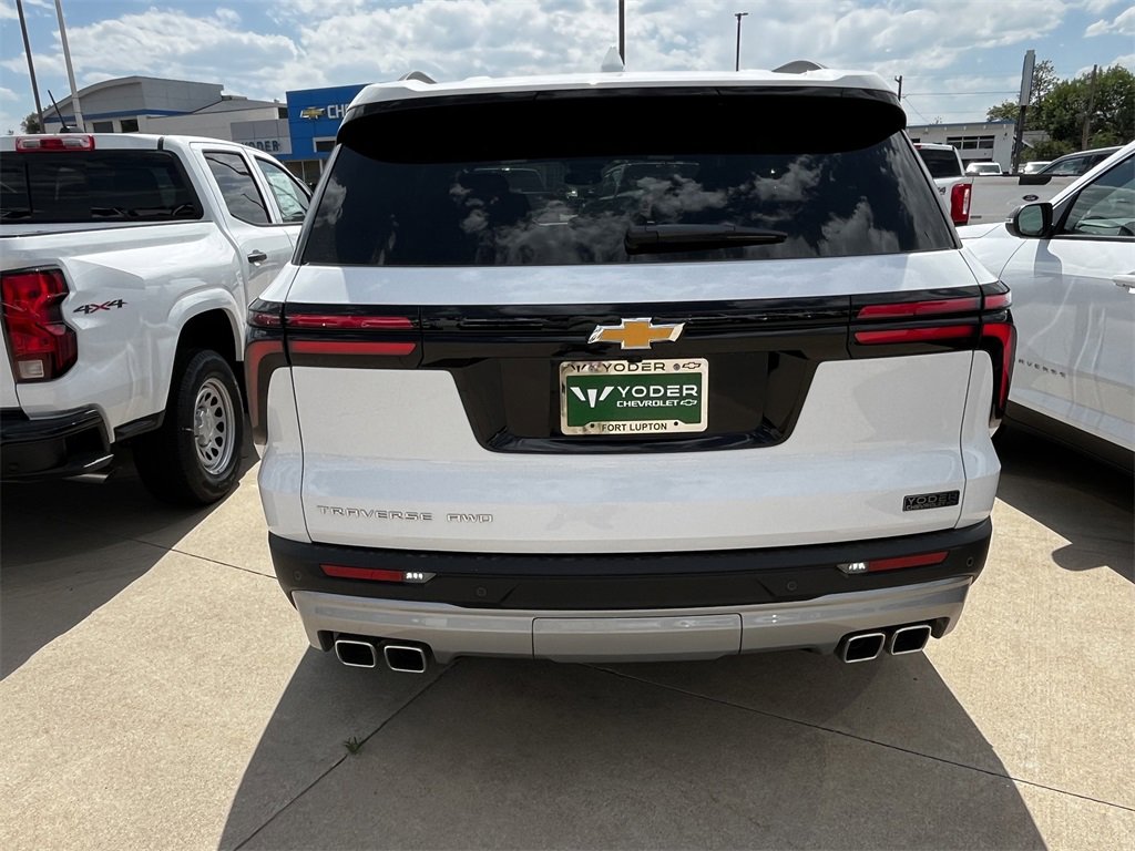 2025 Chevrolet Traverse photo 3