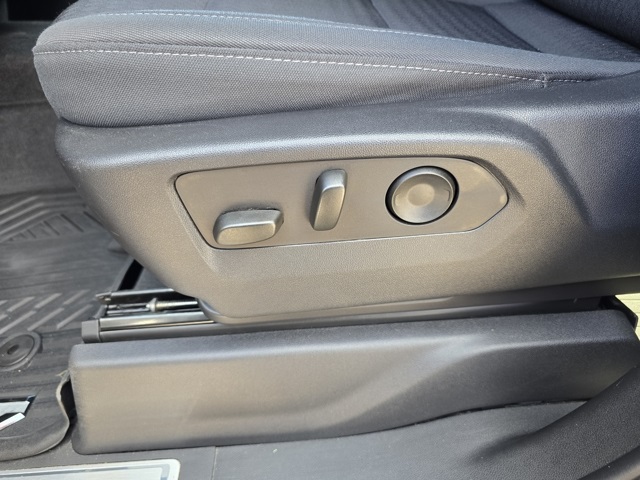 2023 Chevrolet Silverado 1500 LT photo 19