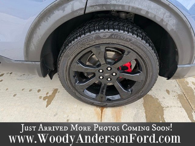 2021 Ford Explorer ST photo 3