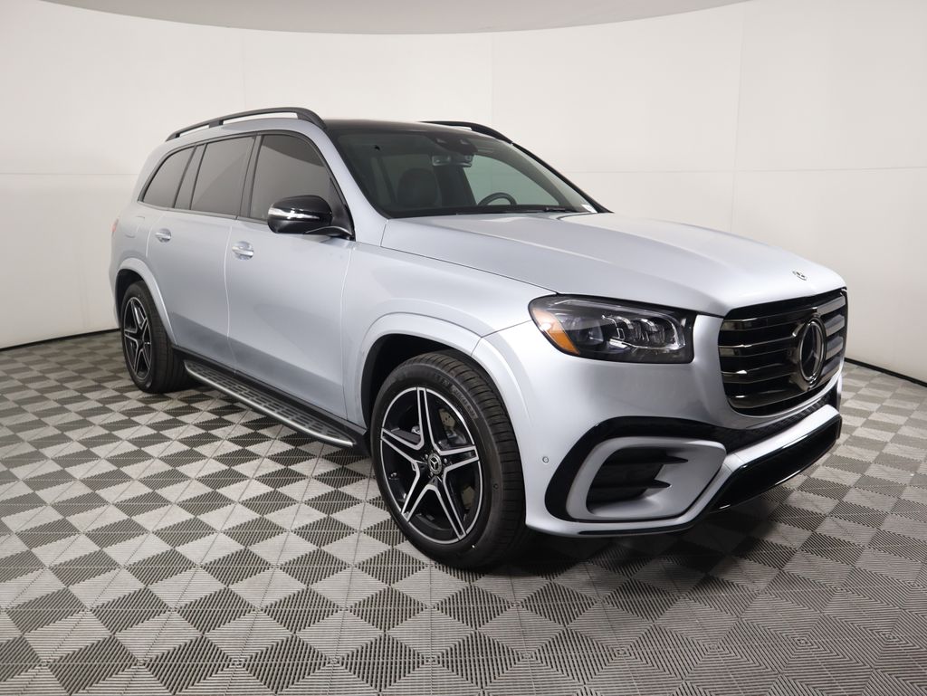 2025 Mercedes Benz GLS 450 4MATIC photo 3
