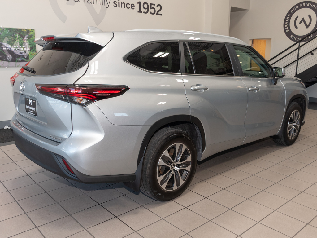 2024 Toyota Highlander XLE photo 20