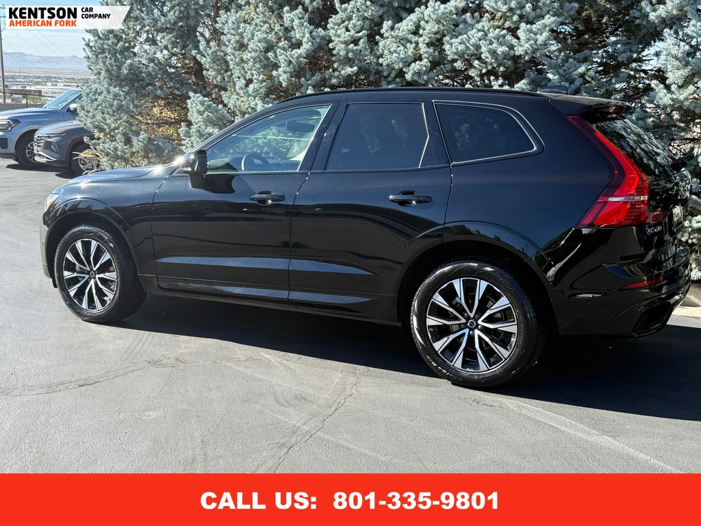 2025 Volvo XC60 B5 Plus photo 5