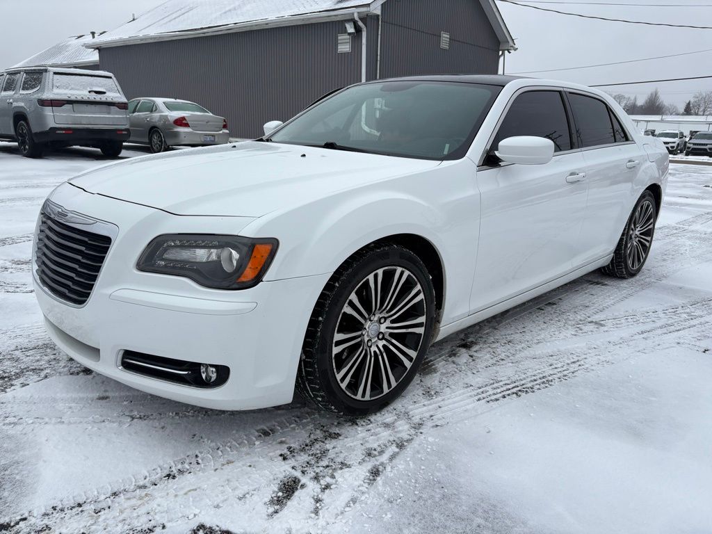 2013 Chrysler 300 S's photo