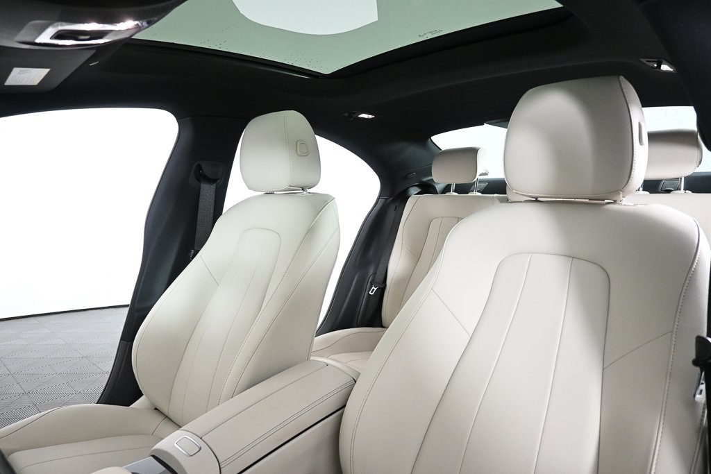 2022 Mercedes Benz CLA 250 4MATIC photo 5
